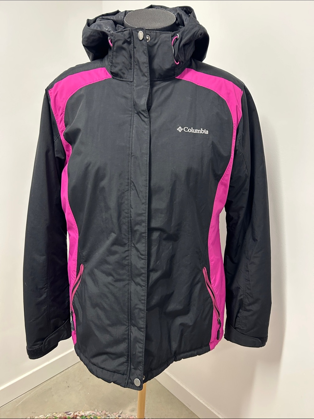 Columbia Women's Black & Pink Waterproof Hooded Jacket Size XL